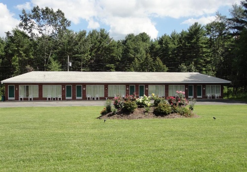 Sara Glen Motel - Saratoga Springs-Glens Falls image 12