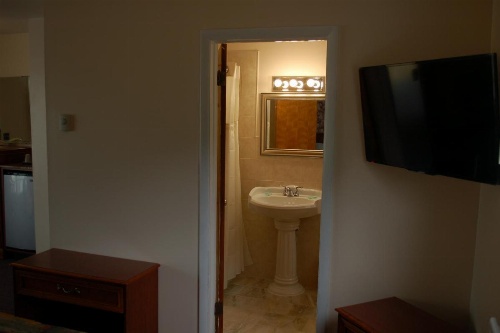 Sara Glen Motel - Saratoga Springs-Glens Falls image 15