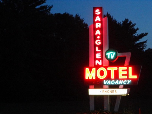 Sara Glen Motel - Saratoga Springs-Glens Falls image 16