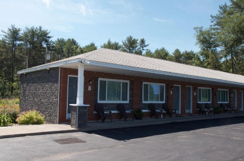 Sara Glen Motel - Saratoga Springs-Glens Falls image 40