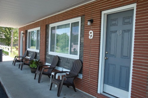 Sara Glen Motel - Saratoga Springs-Glens Falls image 42