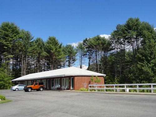 Sara Glen Motel - Saratoga Springs-Glens Falls image 5