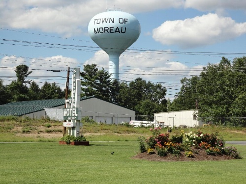 Sara Glen Motel - Saratoga Springs-Glens Falls image 7