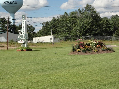 Sara Glen Motel - Saratoga Springs-Glens Falls image 9